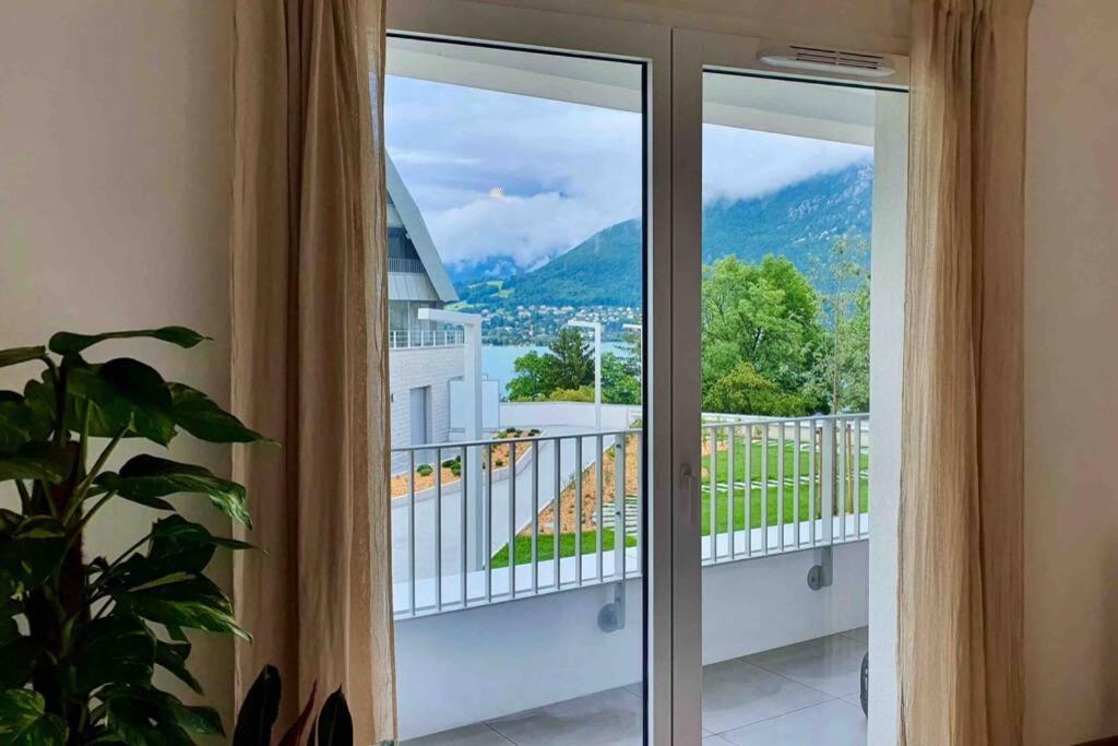 Le Bohème Beau T2 vue lac&montagnes + garage Annecy Extérieur photo